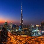 The charm of the Burj Khalifa, the world's tallest building, is always crowded with tourists.