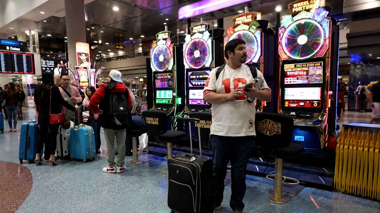 A Simple Airport Stop Turned Into an Unforgettable Las Vegas Story