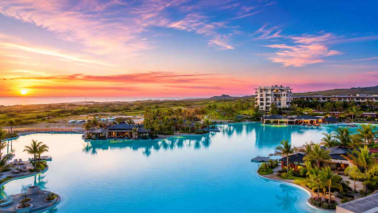 Dive Into Luxury: 7 of the World's Most Spectacular Hotel Pools Worth Traveling For