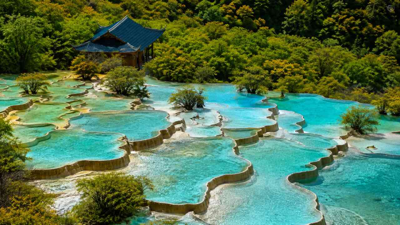 Huanglong, a Dreamlike Travel Destination Hidden in Sichuan